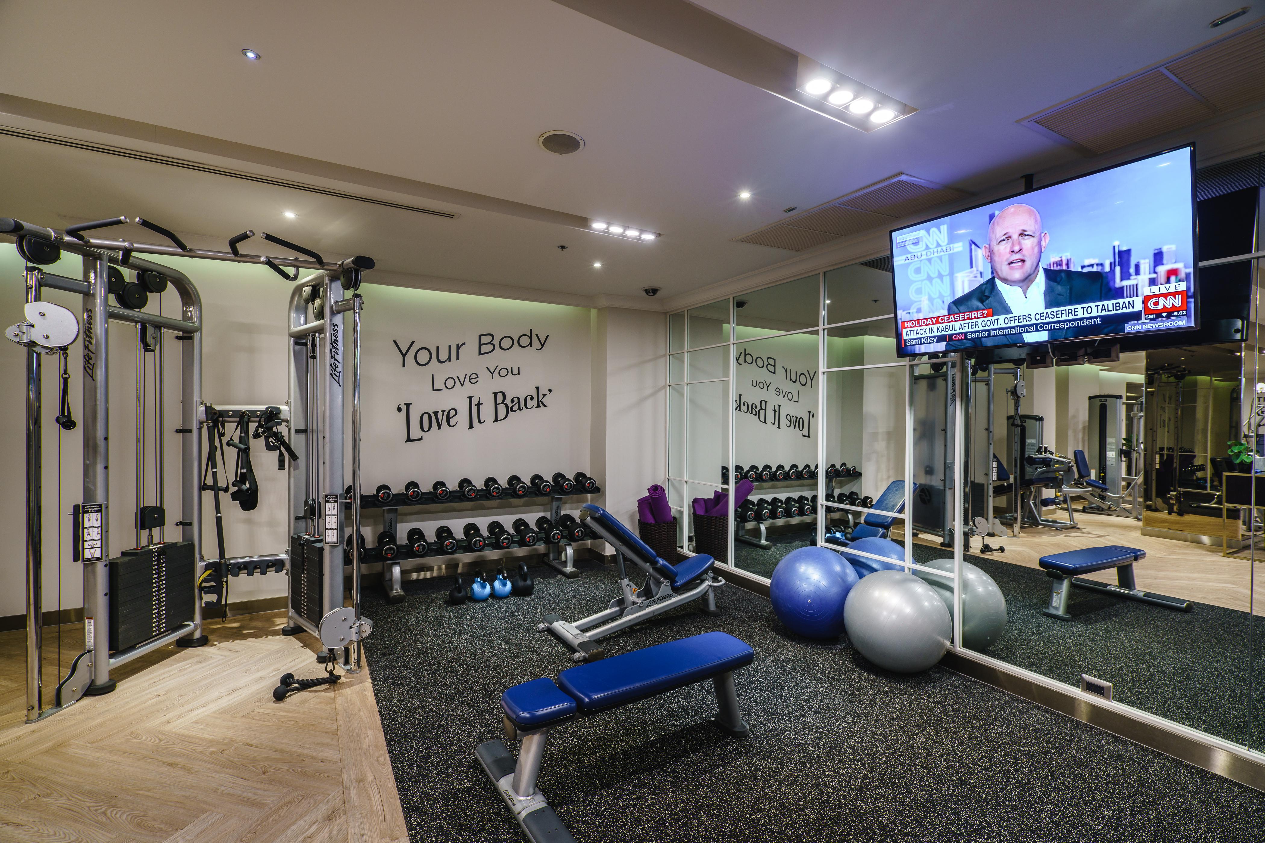 Muu Bangkok, Small Luxury Hotels Of The World Exterior foto The gym at the hotel