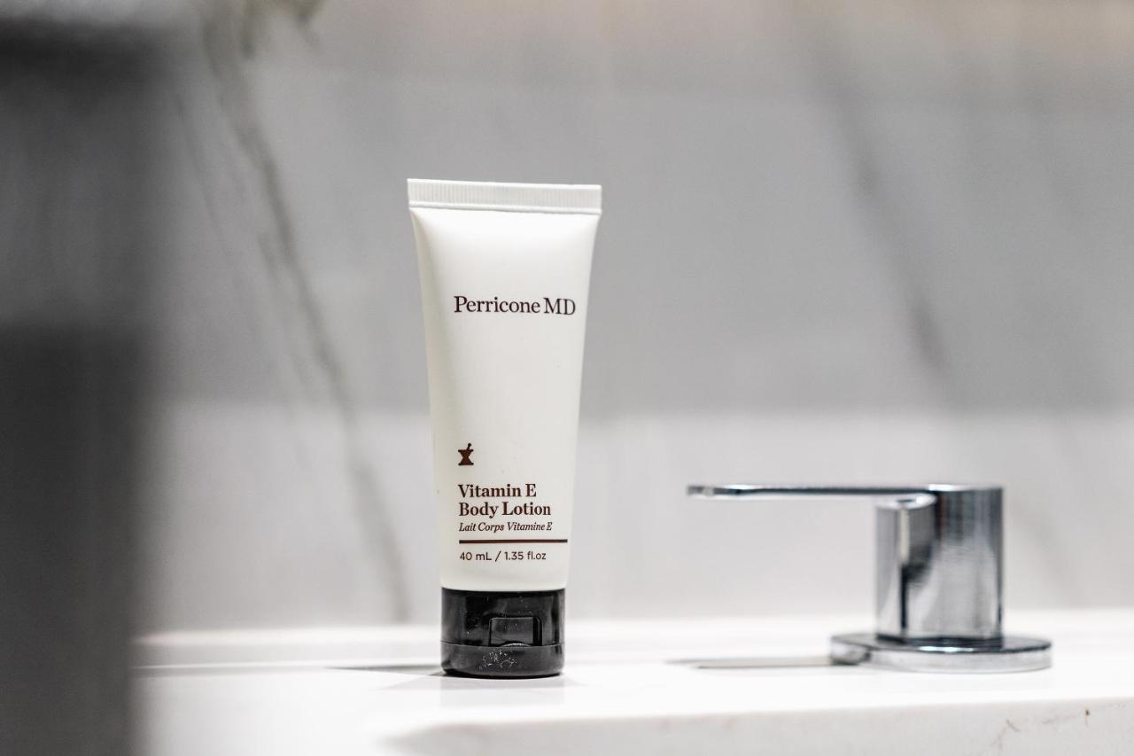 Muu Bangkok, Small Luxury Hotels Of The World Exterior foto Perricone MD Vitamin C Body Lotion