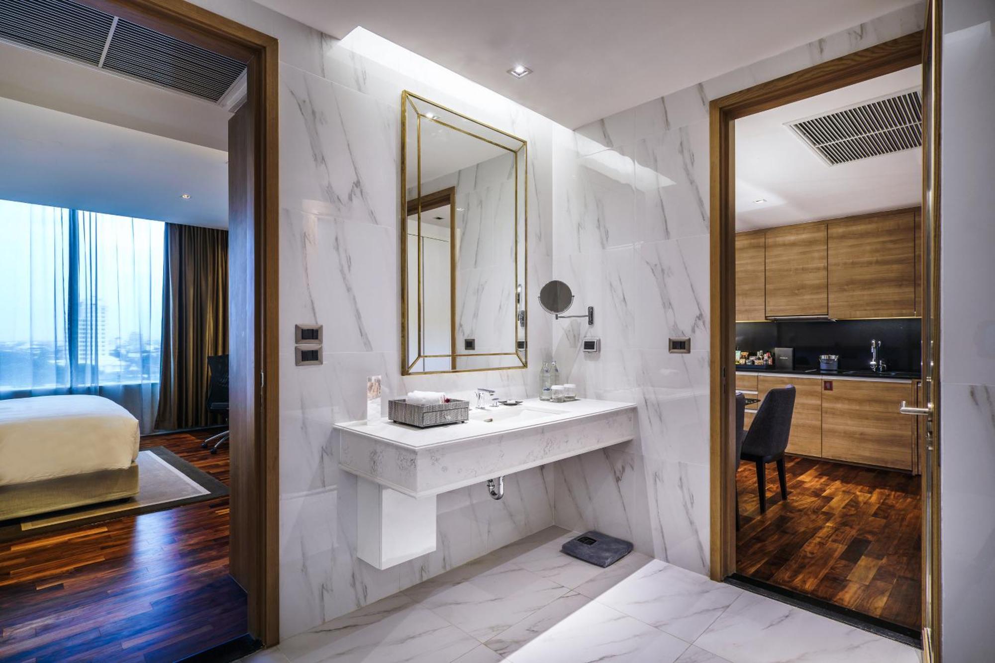 Muu Bangkok, Small Luxury Hotels Of The World Exterior foto Bathroom