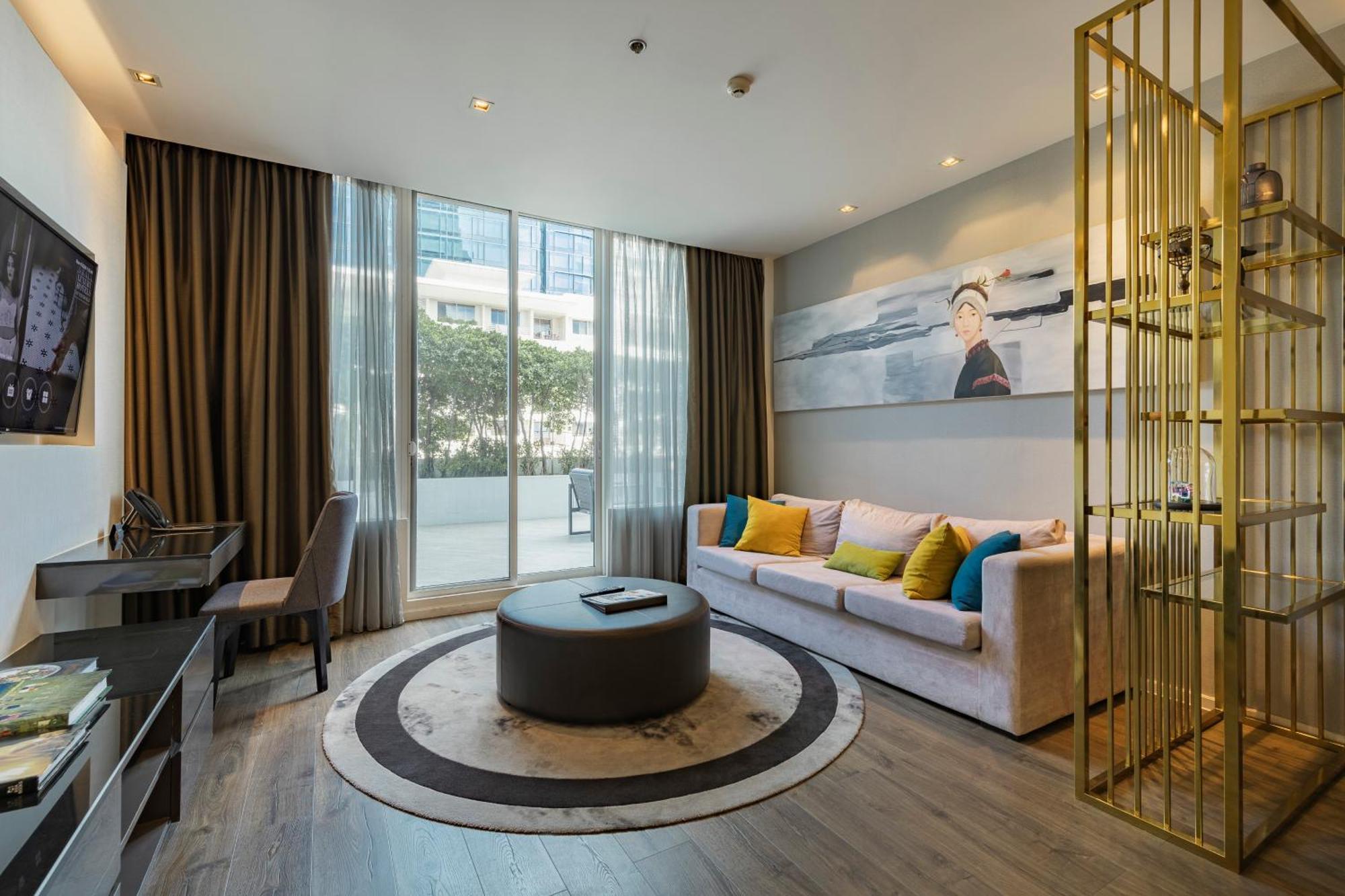 Muu Bangkok, Small Luxury Hotels Of The World Exterior foto Living room